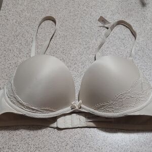 Ambrielle Cream Lace Bra